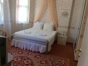 Фото номера Улучшенный двухместный номер с 1 кроватью Гостиница Guest House Grench г. Светлогорск 4